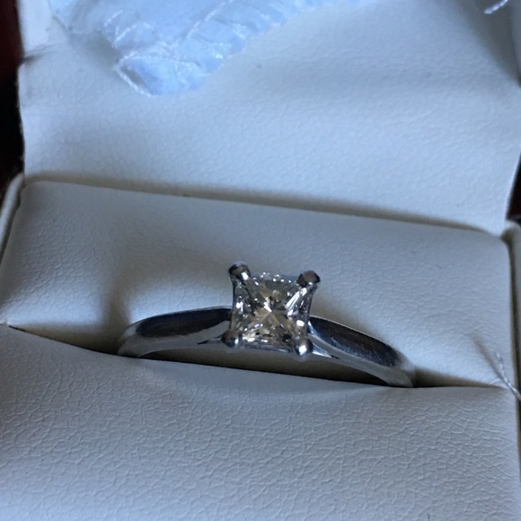 Princess cut Diamond solitaire engagement ring - Picture 6 of 7